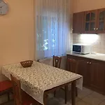 Jokai Apartmanhaz Lägenhet *