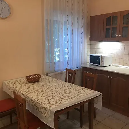 Jokai Apartmanhaz شقة *